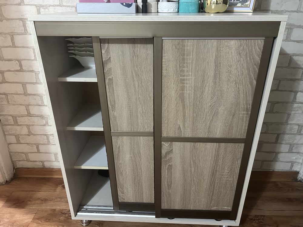 Продам шкаф с полками комод аккуратный
