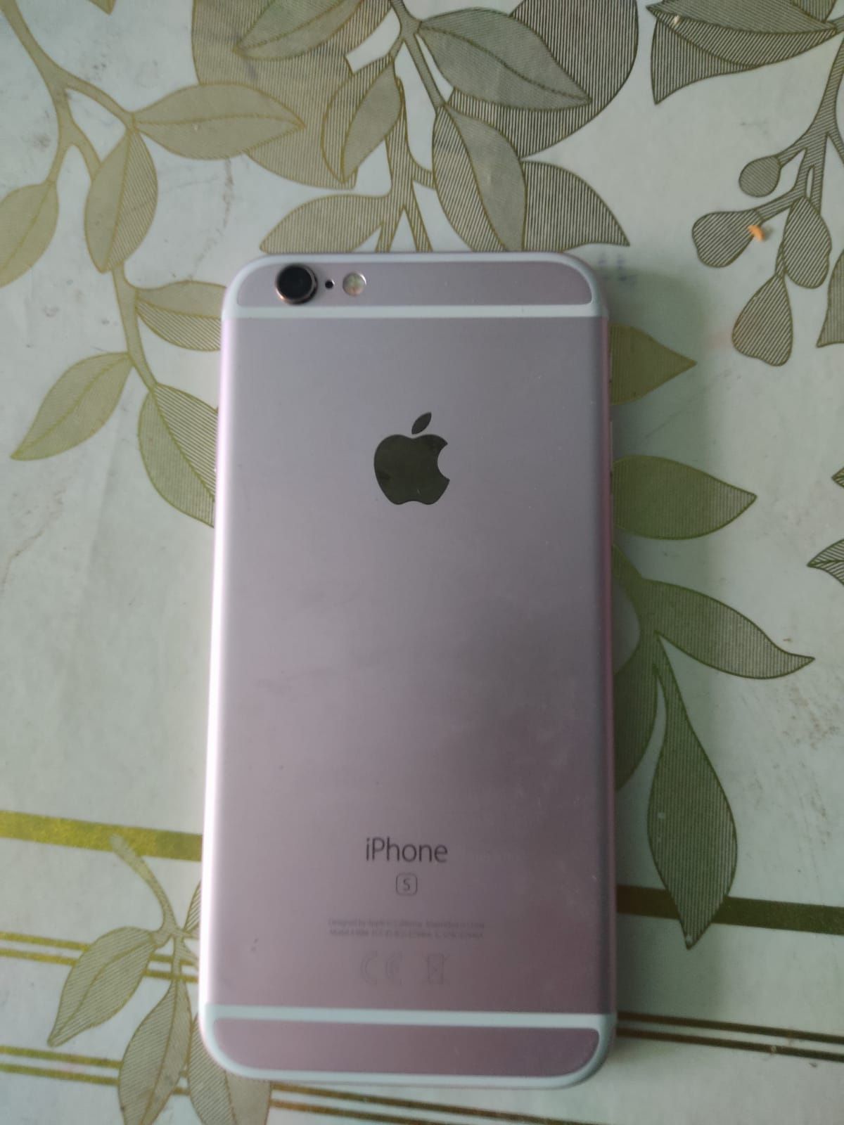 Продаю айфон 6s с розовый