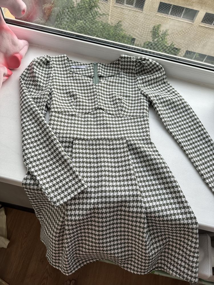 Разгрузка гардероба, продам платья