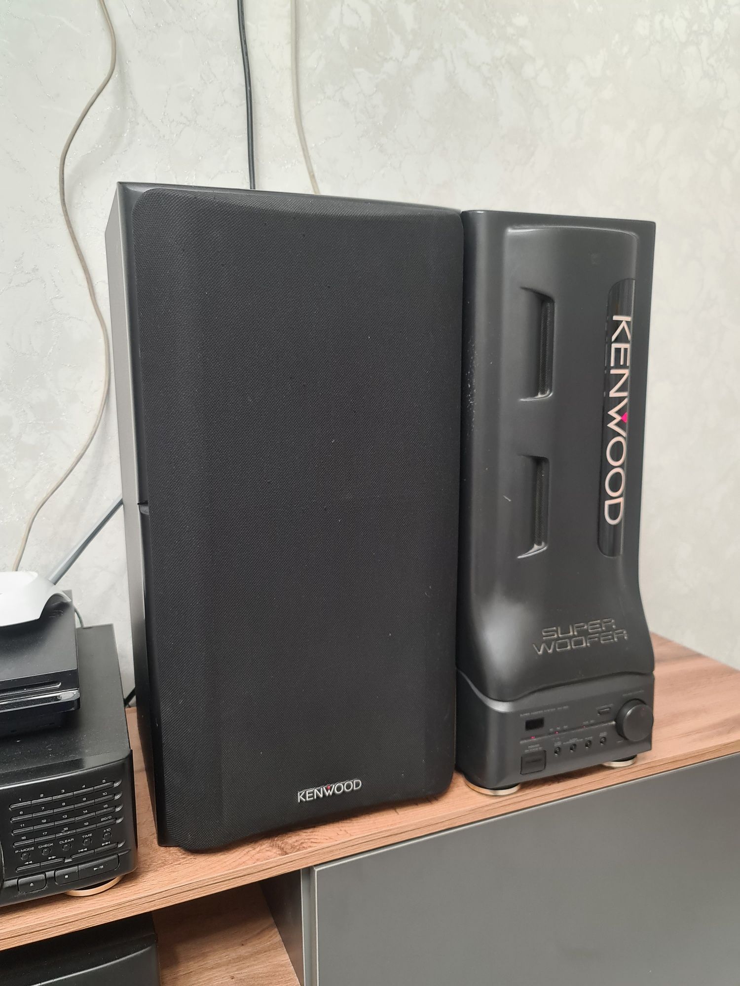 Продам Kenwood a 85