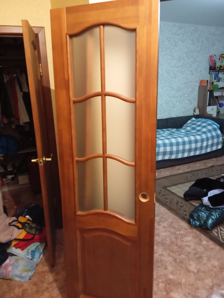 Продам двери межкомнатные