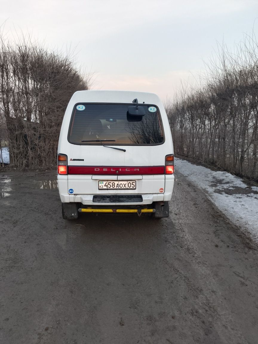Продам автомобиль delica