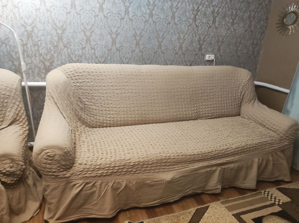 Продам диван и кресло. Очень прочные б/у.