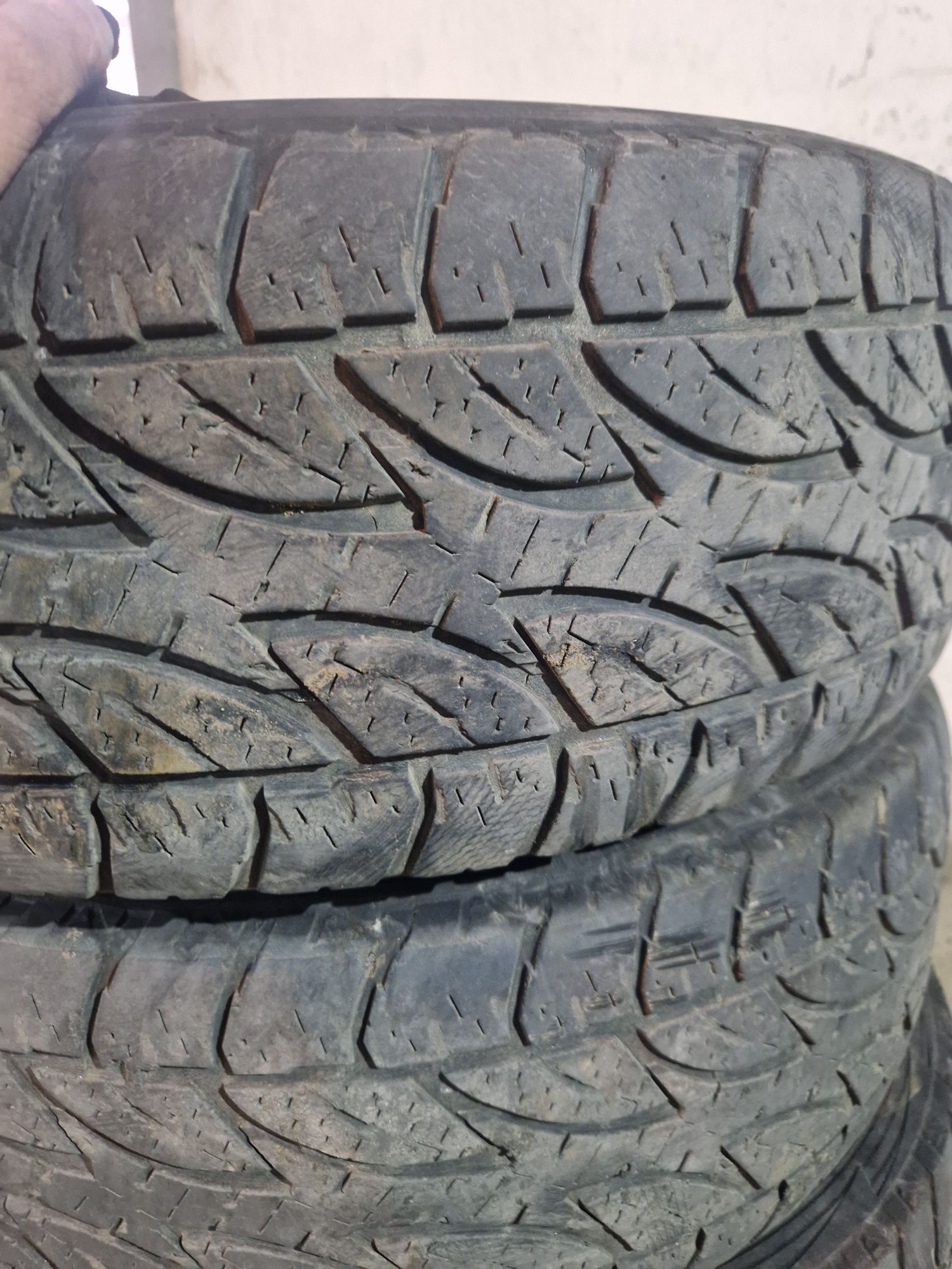 Продам Шины б/У. BRIDGESTONE
