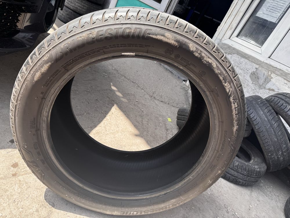 Шина 305/40 r20 Bridgestone летняя, 1 шт
