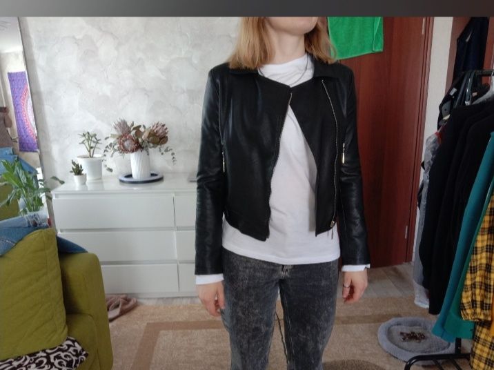 Продам куртку для девушки, размер 44