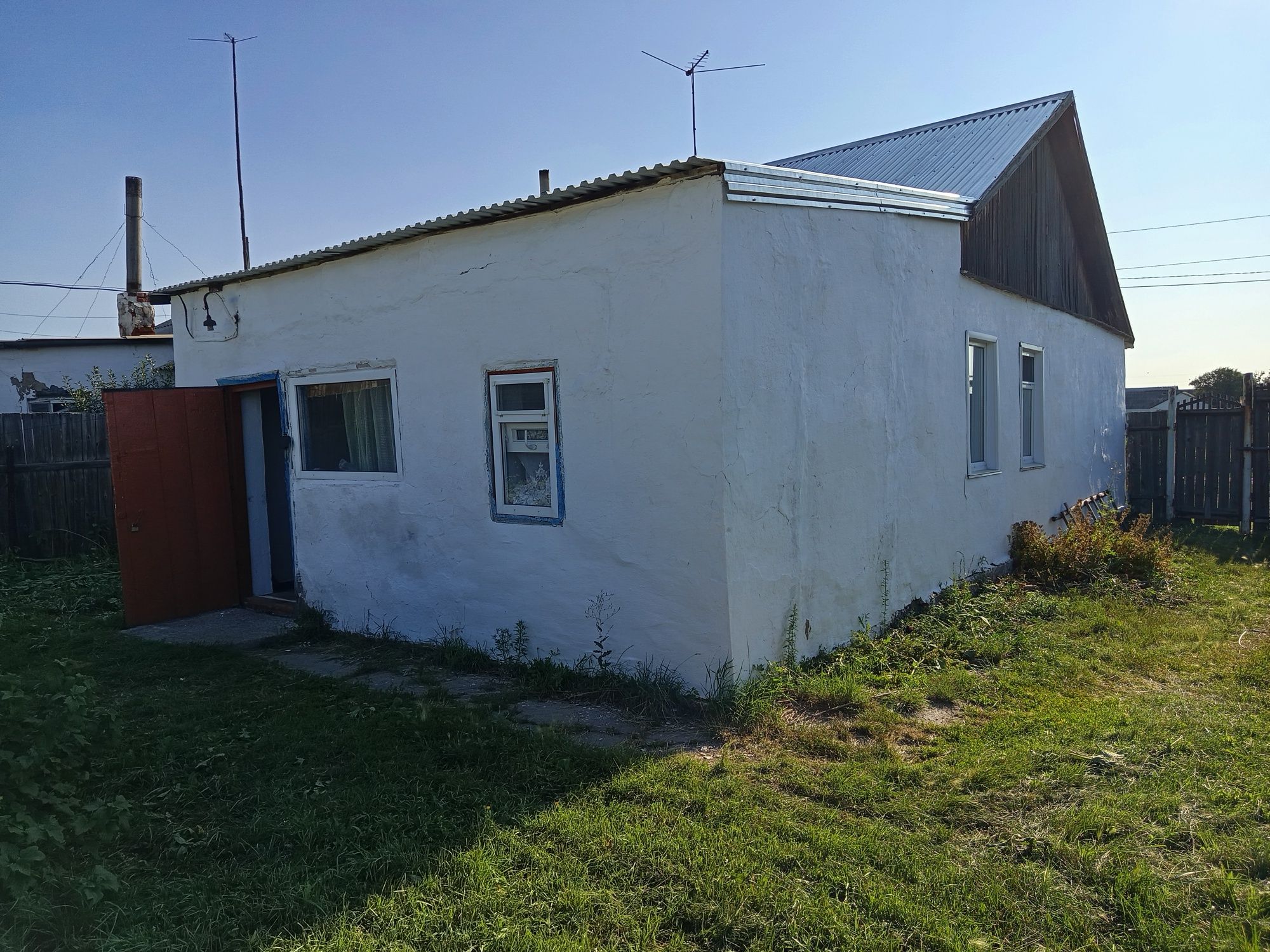 Продам дом 3 комнатная село Новопокровка