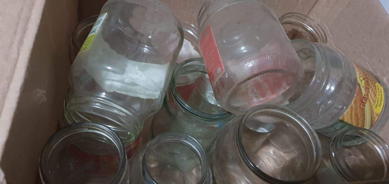 Банки стеклянные от 0,1 литра до 3 литровых продам. Много .