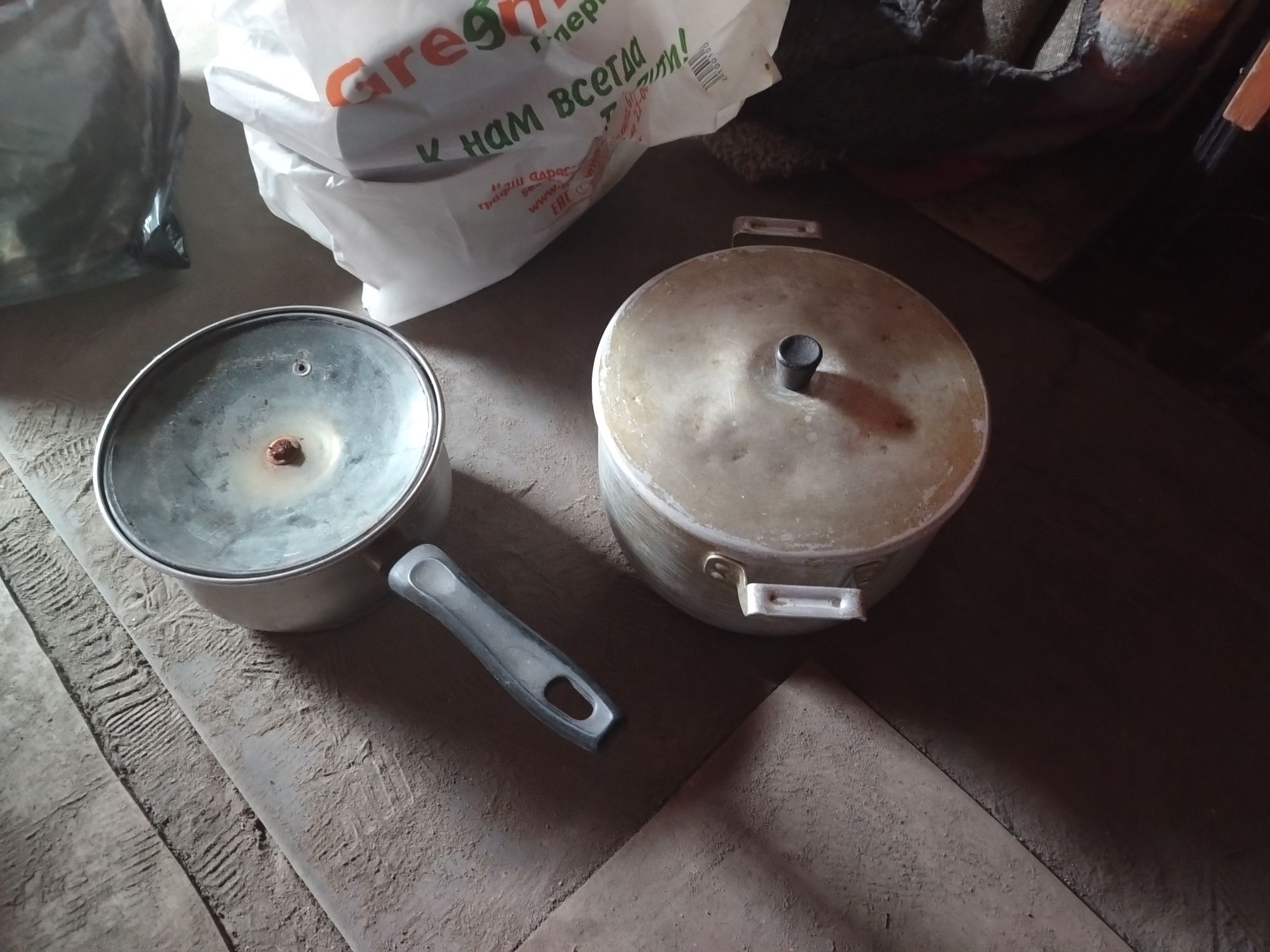 Мясорубки, соковыжималка, сковородки, кастрюли советские заварники мет