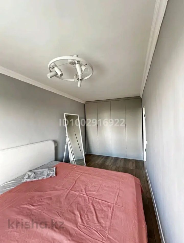 Продам двух комнатную квартиру