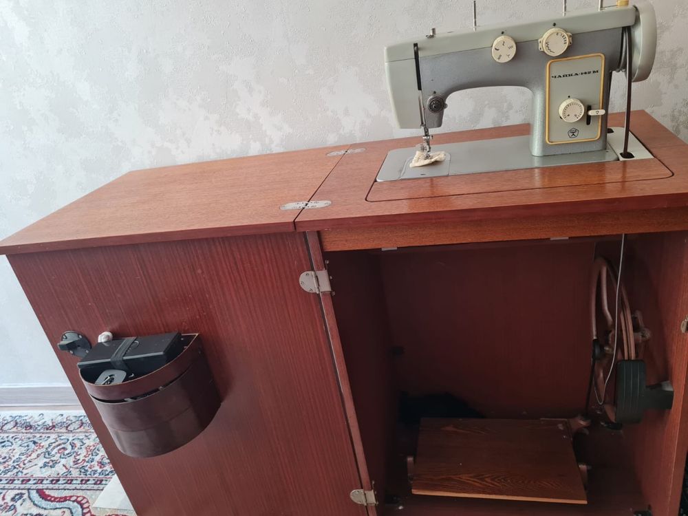 Швейная машина в отличном состоянии