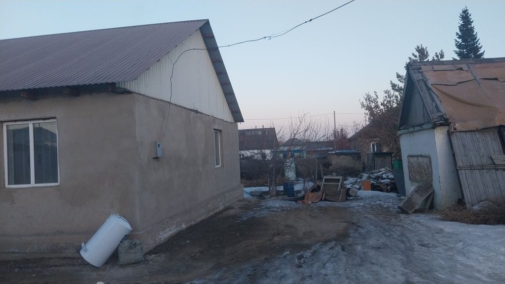 Продам дом на Бобровке, остановка садоводства.
