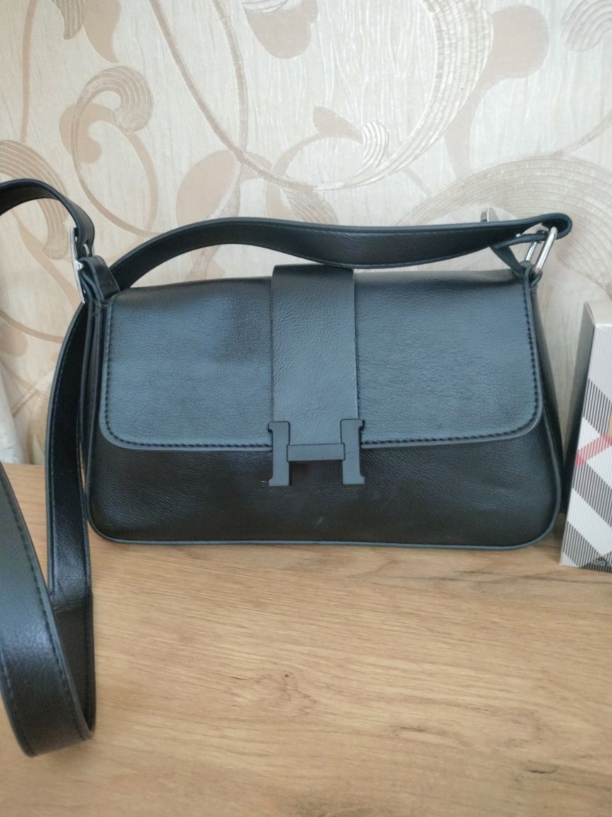 Продам сумку 25*16 см