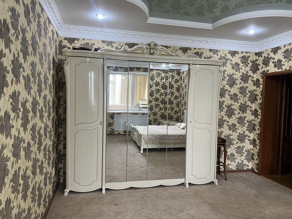Спальная мебель.
