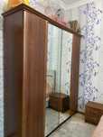 мебель для комнаты шкаф кртвать матрас тумбочка 2 штук туалетная стол