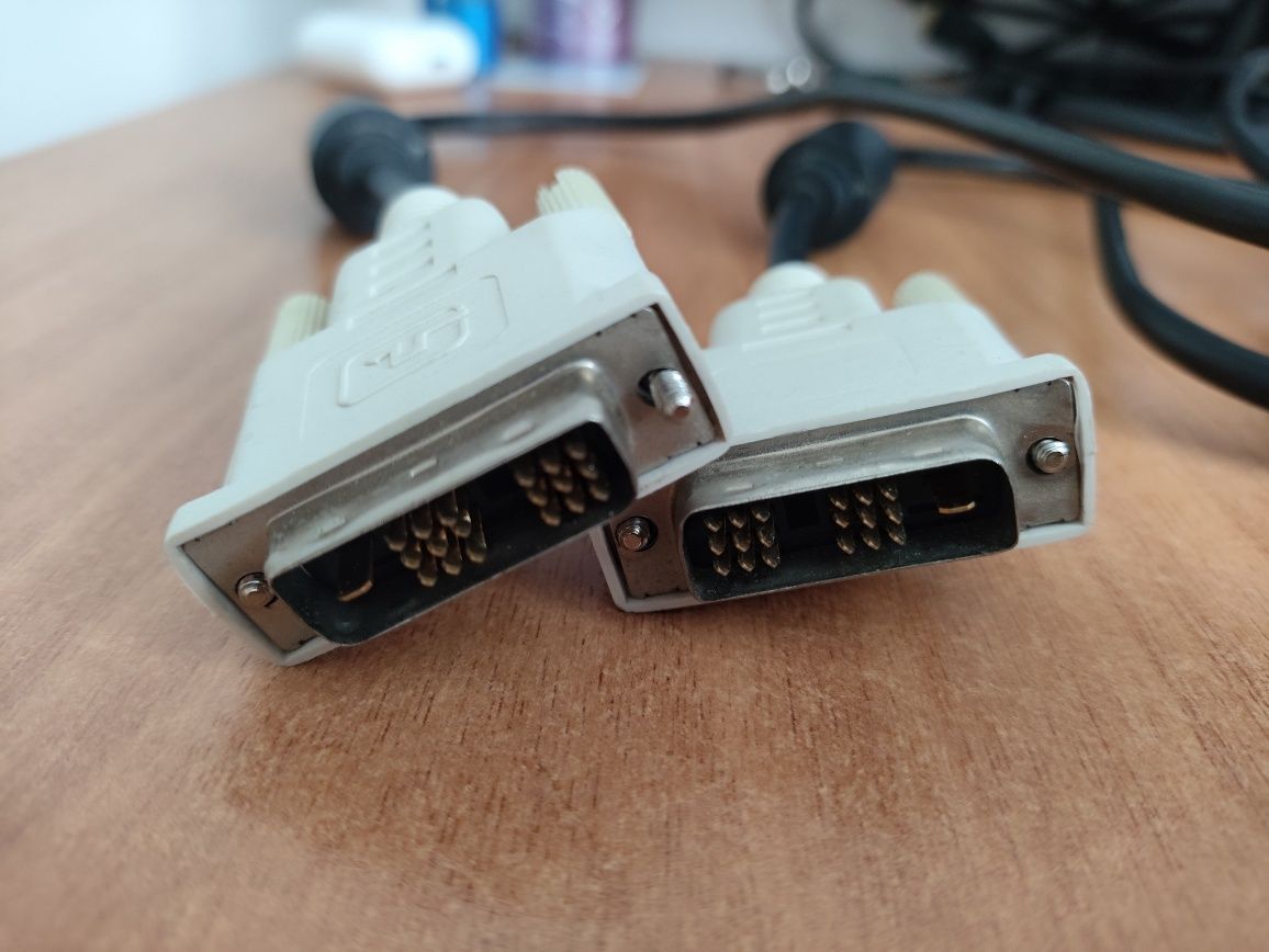 Продам шнур DVI .