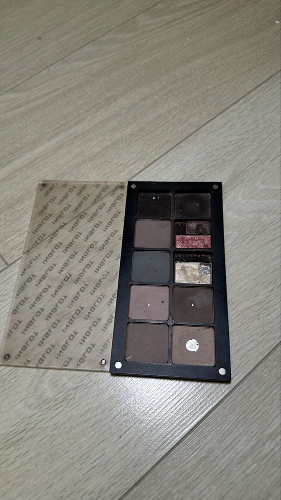 Палетка Inglot из 10 ячеек