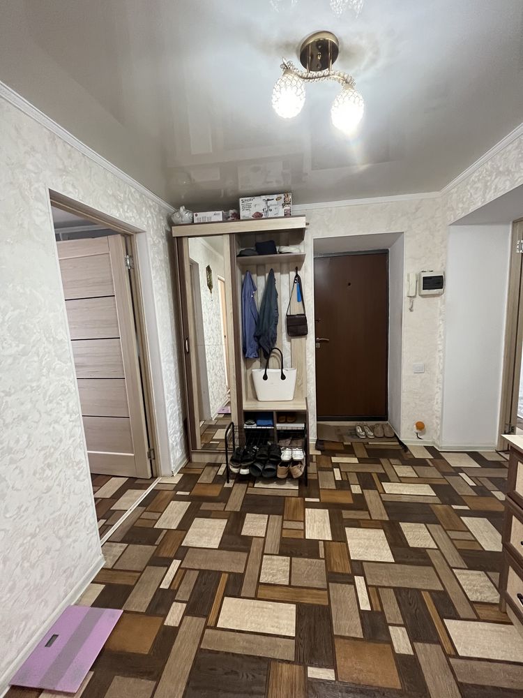 Трехкомнатная квартира, 59,4, 3/5, Абулхаирхана 2/3