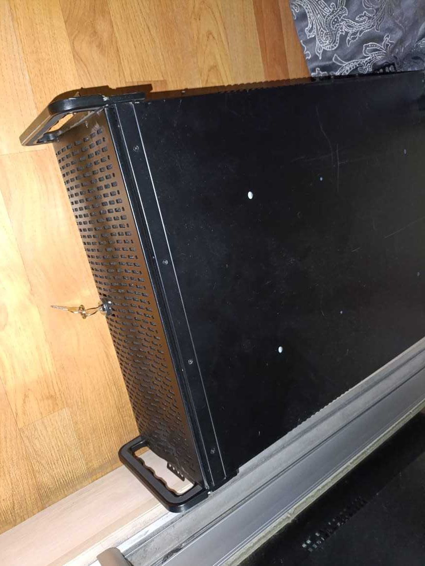 Cервер Delux DLC-MU800,