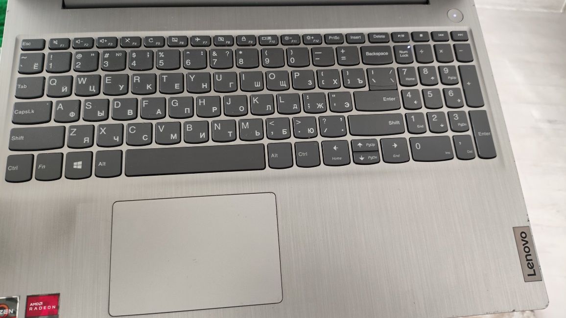 Продам отличный ноутбук Lenovo