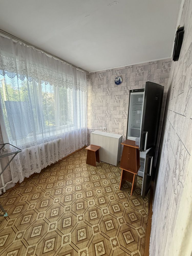 Продам квартиру 2х комнатную , не угловая !