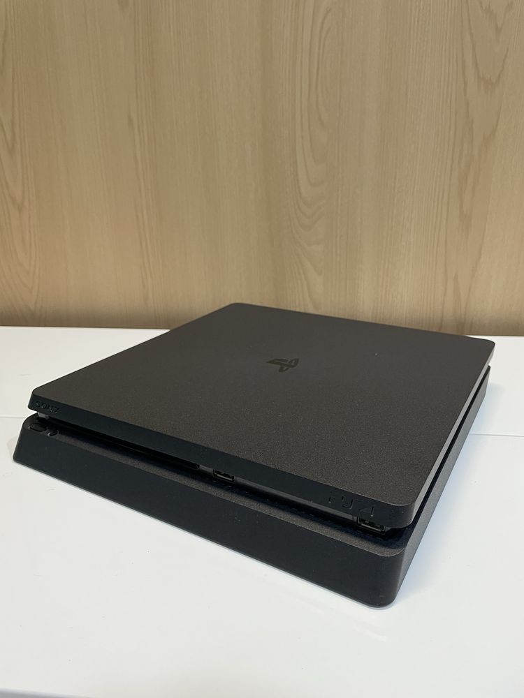 PlayStation 4 Slim 1TB + 6 топ-игр + 2 джойстика | Отличное состояние