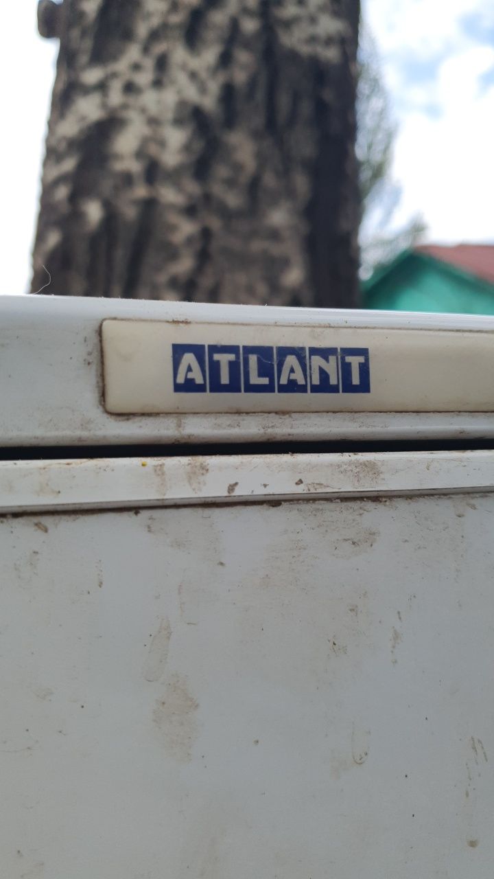На запчасти Холодильник Atlant