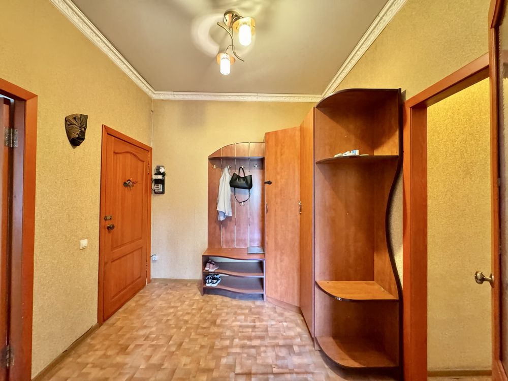 Продаем 3 комн. кв. по ул. Московская(рядом ЦОН по ул. Чкалова)