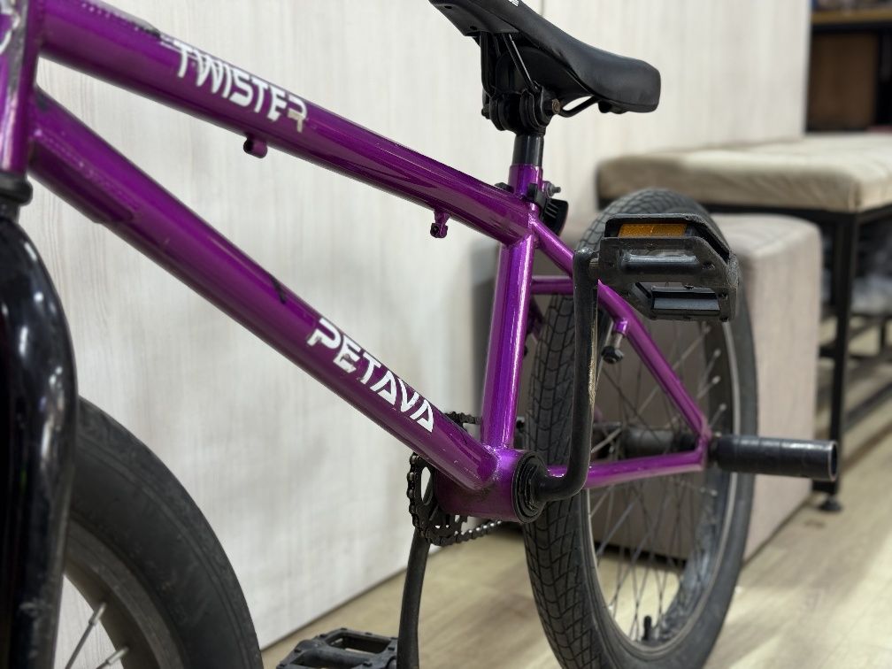 Продам трюковый велосипед BMX. Состояние отличное. Бесплатно доставлю