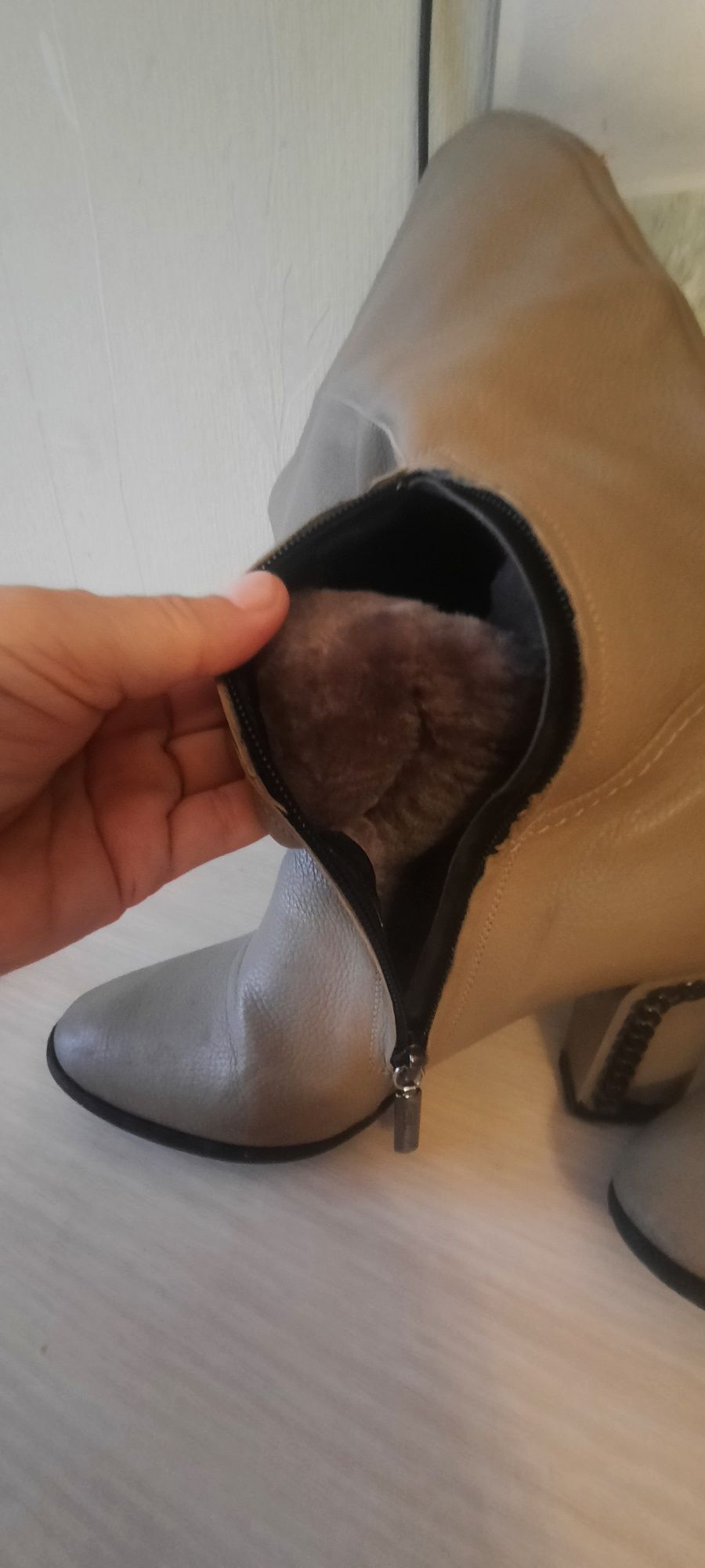 Продам сапоги зимние модельные из натуральной кожи с чистым мехом.