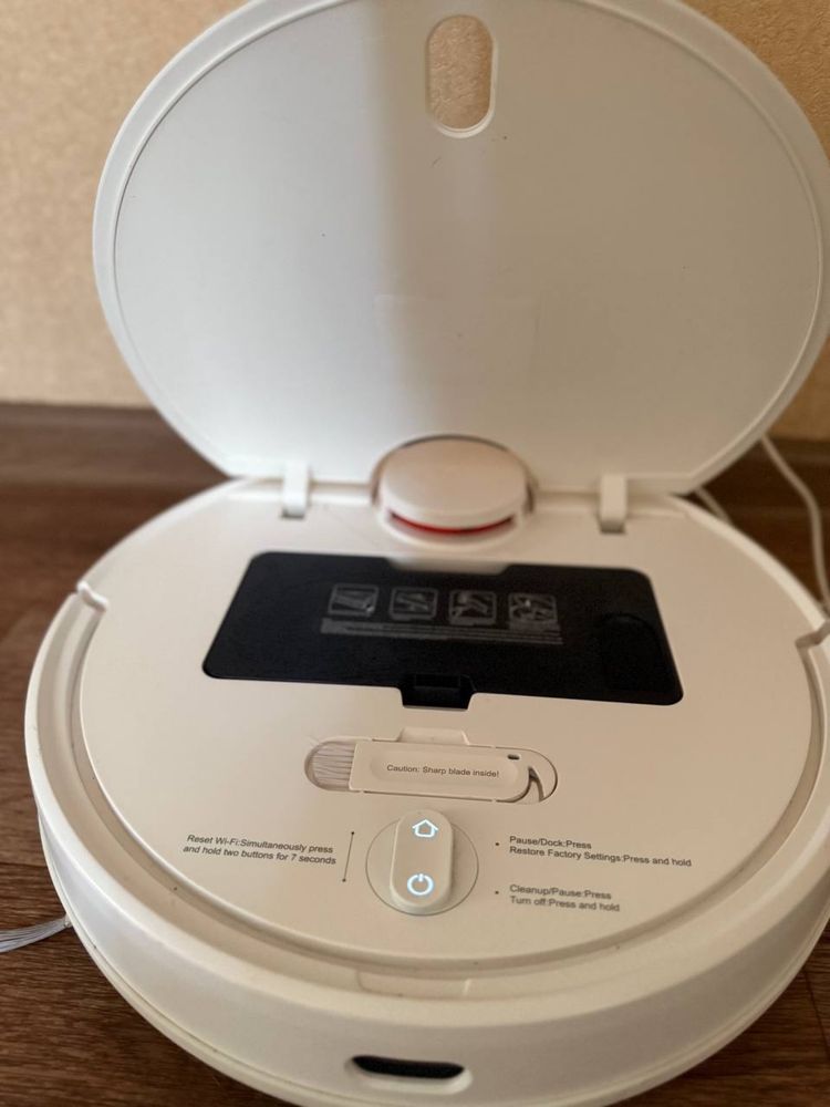 Продам Xiaomi Robot Vacuum-Mop 2S.