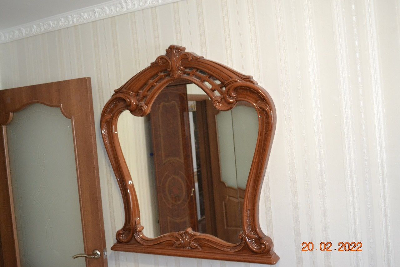 Продам спальный гарнитур