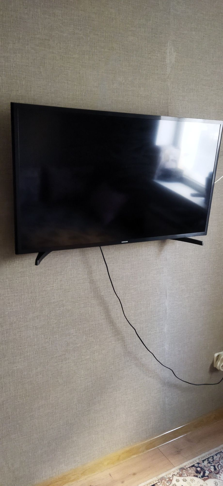 Продаются два больших SMART TV, один LG другой Samsung