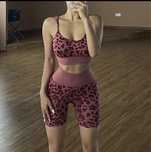 Спортивный кастюм женский