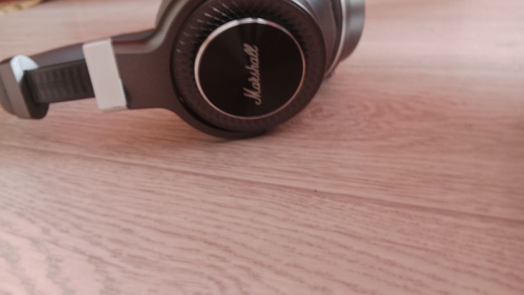 наушники marshall продается срочно