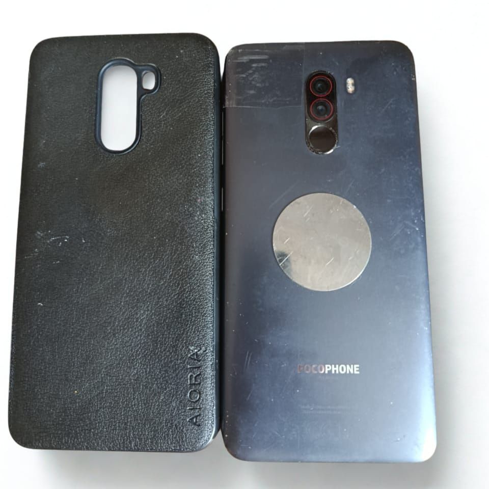 Телефон Pocophone F1