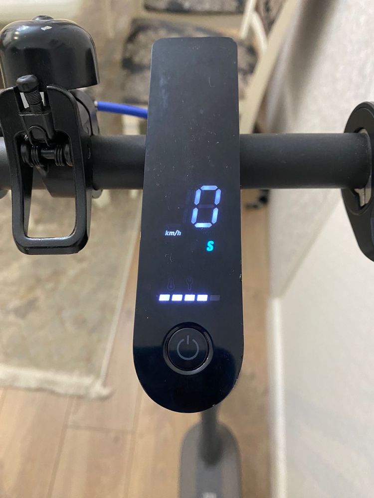 Электросамокат Xiaomi Mi Electric Scooter 3