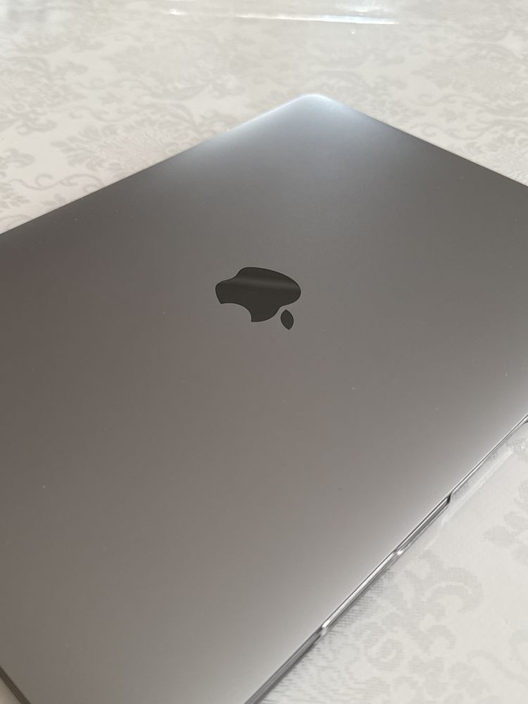 Macbook air 13 M1 /256 /8  и magic mouse