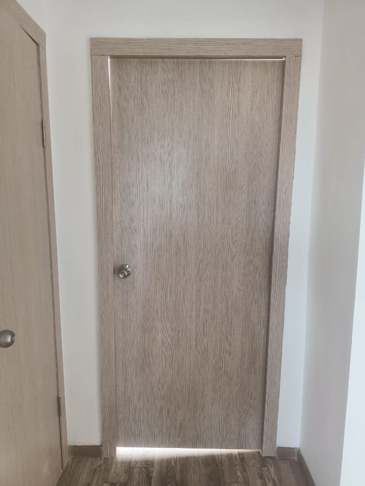 Продам межкомнатные двери.