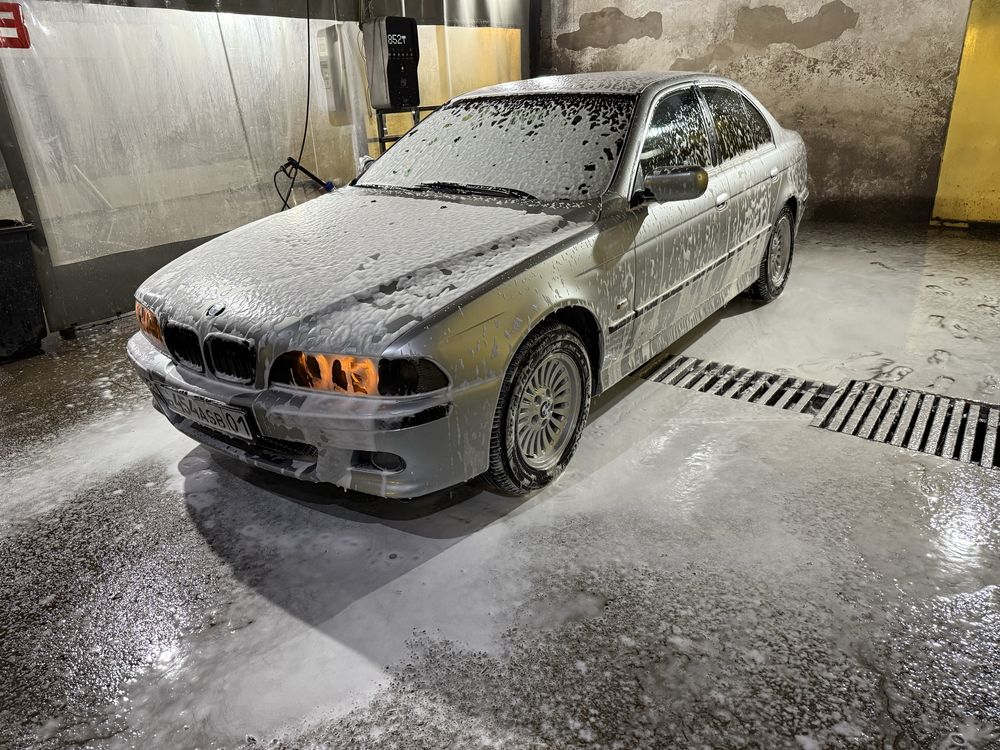 Продам е39 2000 г 3 куб