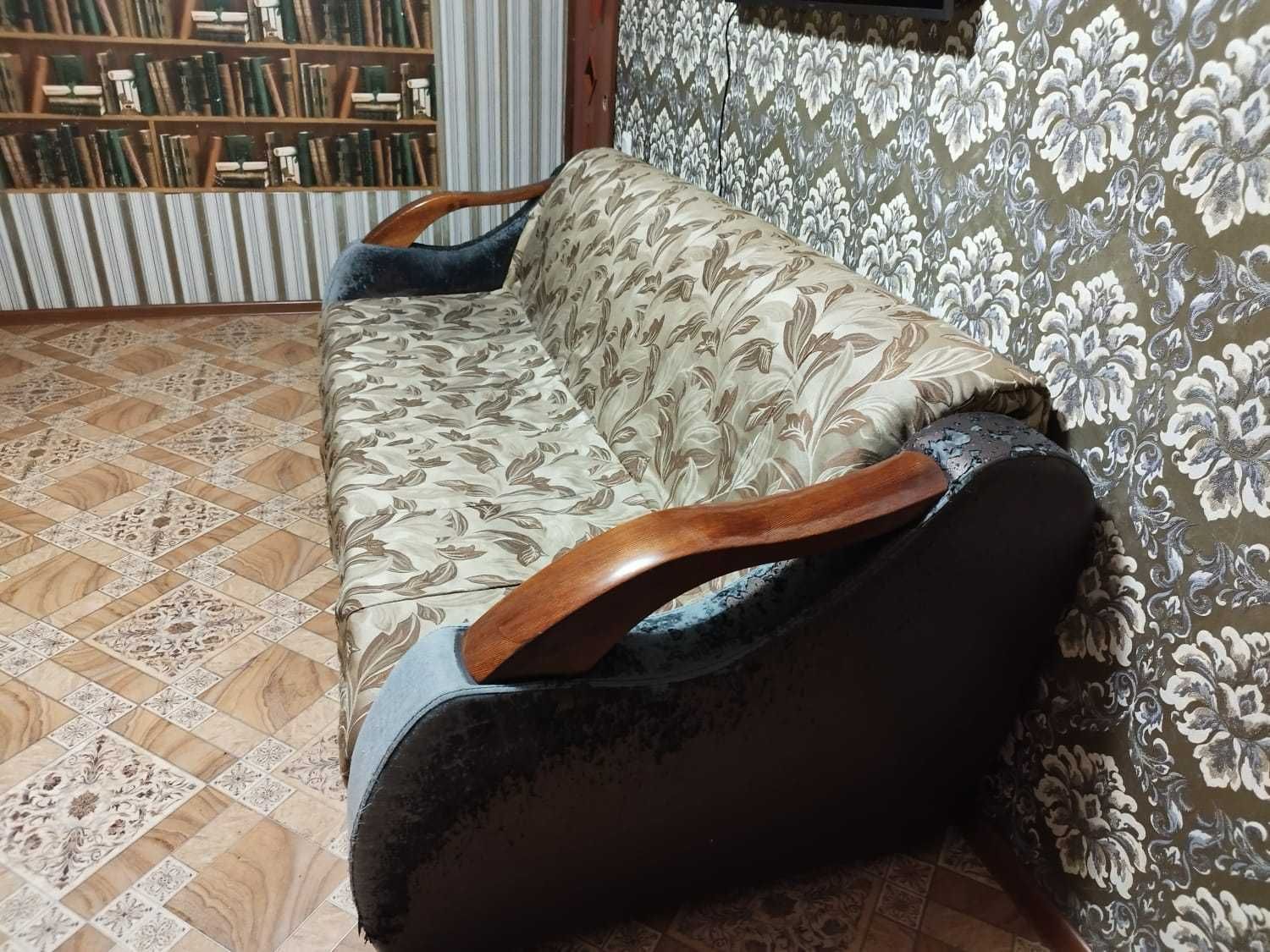 Продаю раскладной диван и стиральную машинку