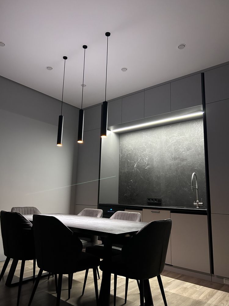 Продаю стол керамогранит 180х90 бренд Rooms