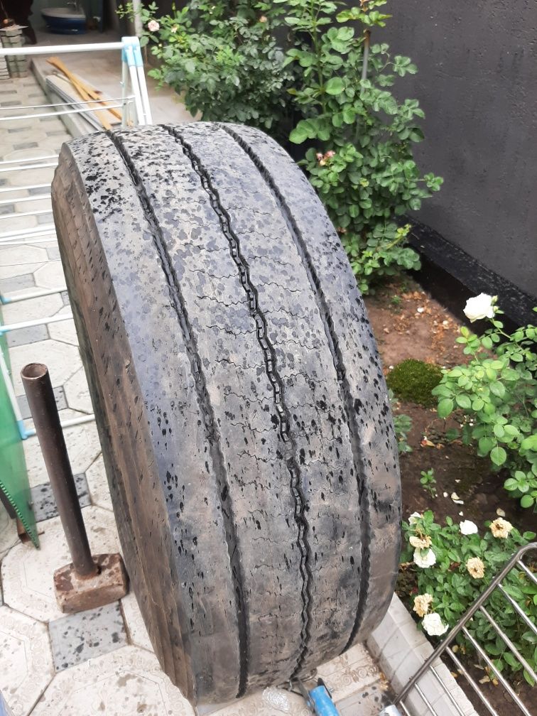 Продам шины грузовые
