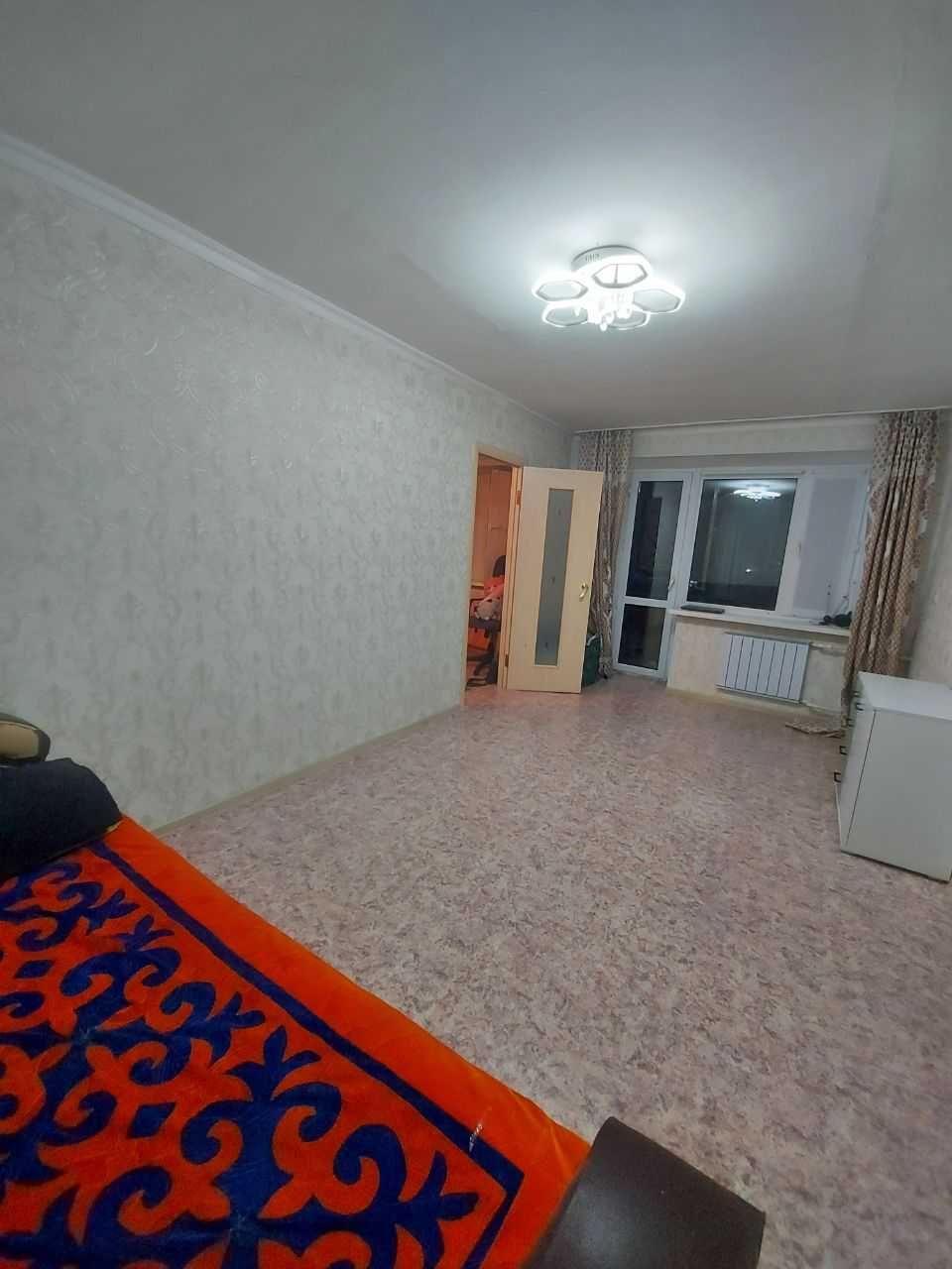`ПРОДАМ 2 комн квартиру в Сортировке, Дом Фудмарта