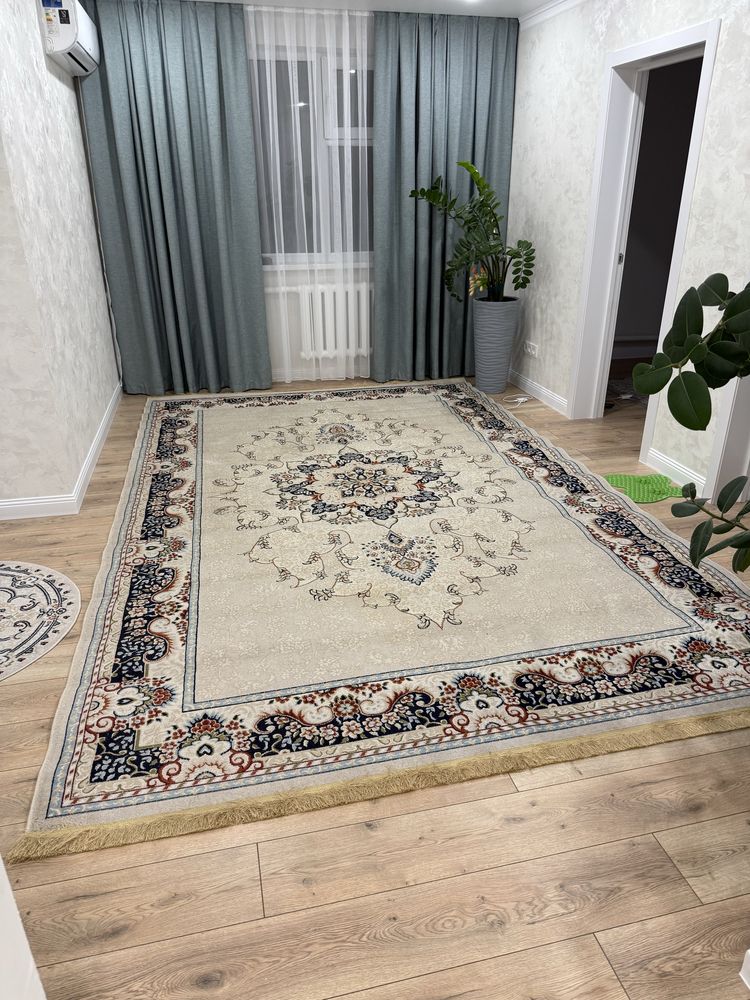 Продам ковер 2.5*4 размера