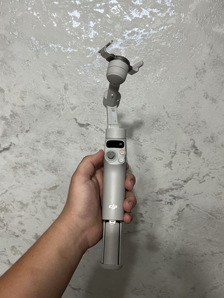 Стедикам DJI Osmo Mobile 7  стабилизатор доя телефона , почти новый