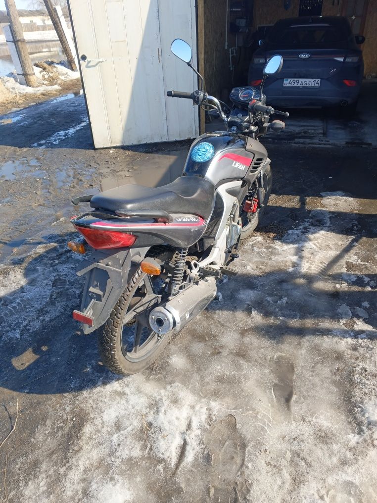 Продам мотоцикл lifan
