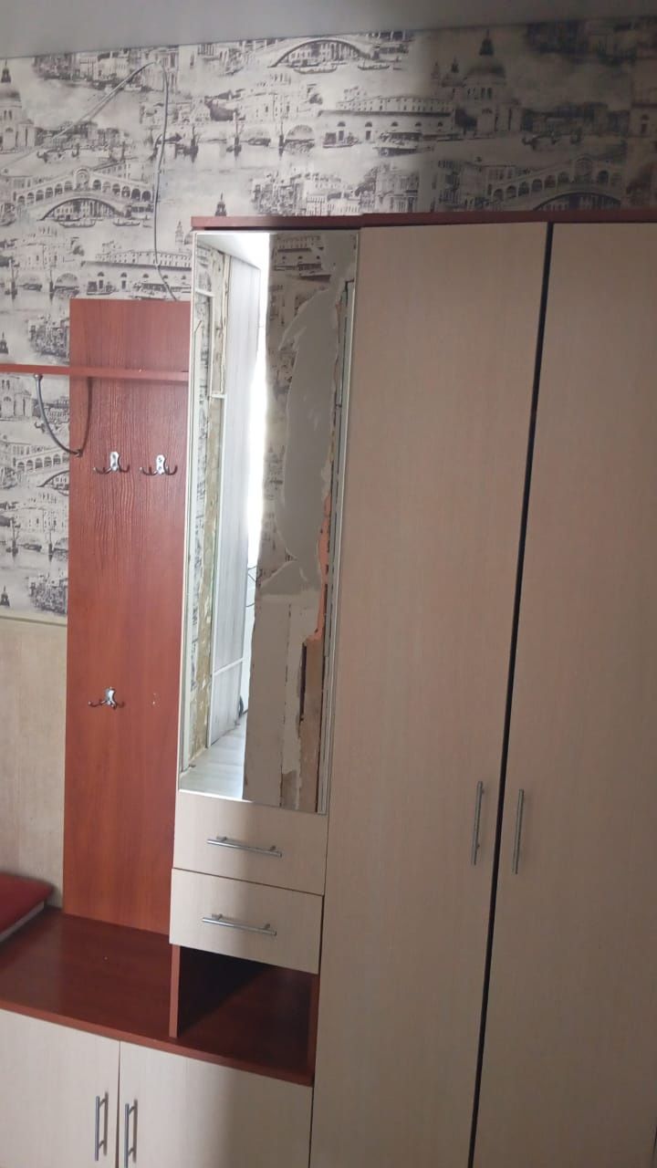 Продам   прихожую