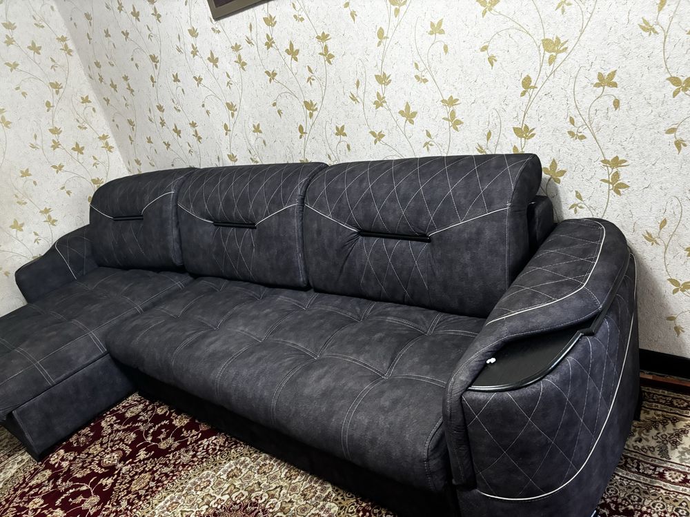 Продам диван для гостинной