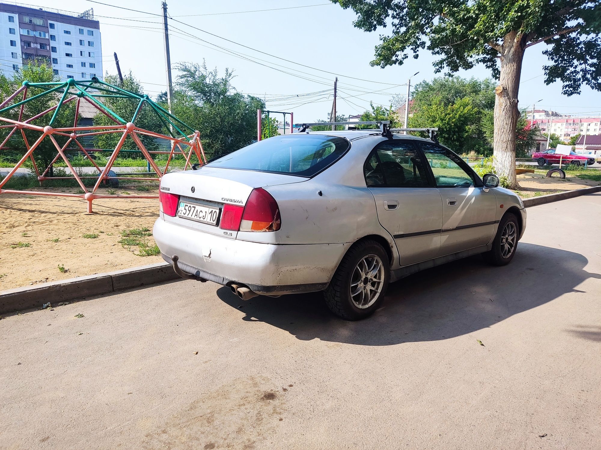 Продам Митсубиси каризма